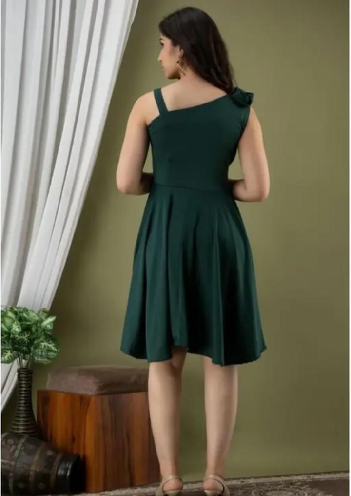 Elegant One-Shoulder Green Party Dress with Floral Detailing